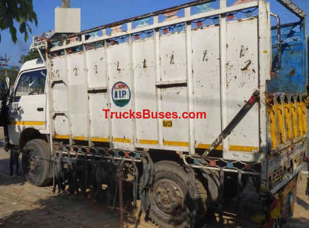 Mahindra Jayo Images